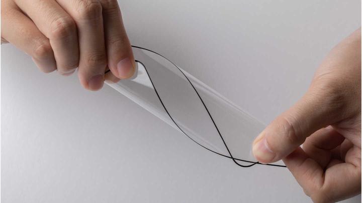 Actual product image Moshi AirFoil Pro for iPhone 13 mini - Black (Clear/Glossy) (1 Piece, Apple iPhone 13 mini)