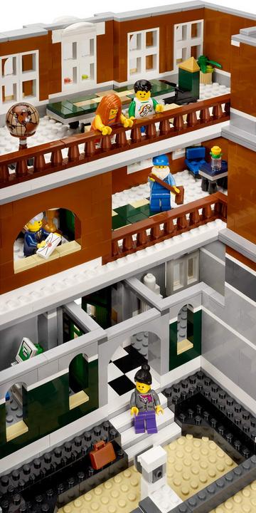 Actual product image LEGO City Hall (10224, LEGO Creator Expert)