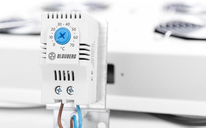 Produktbild Digitus Dachlüftereinheit für freistehende Industrieschränke