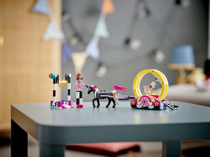 Produktbild LEGO Magische Akrobatikshow (41686, LEGO Friends)