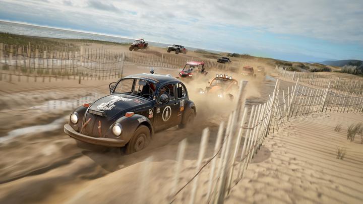 Produktbild Microsoft Forza Horizon 4: Deluxe Edition (Xbox One X, Xbox Series X, Xbox One S, Xbox Series S)