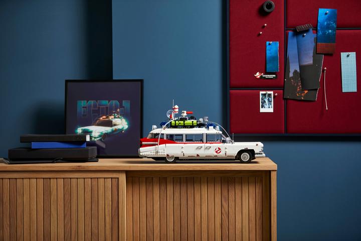 Actual product image LEGO Ghostbusters ECTO-1 (10274, LEGO Icons, LEGO Rare Sets)