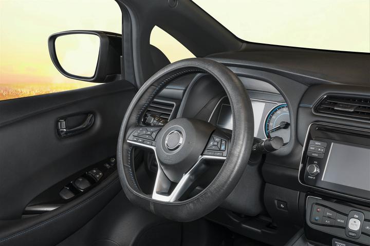 Immagine prodotto Walser Coprivolante in tela Soft Grip, Coprivolante per auto Misura universale 38 cm nero