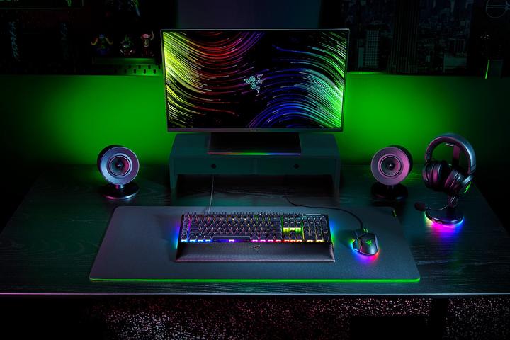 Actual product image Razer Blackwidow V4 Keyboard Green (Eng. Int., Cable)