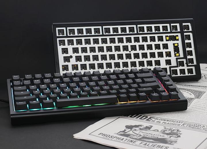 Produktbild Ducky Tinker 75 Gaming-Tastatur, RGB - MX-Brown (ISO-DE) (DE, Kabelgebunden)