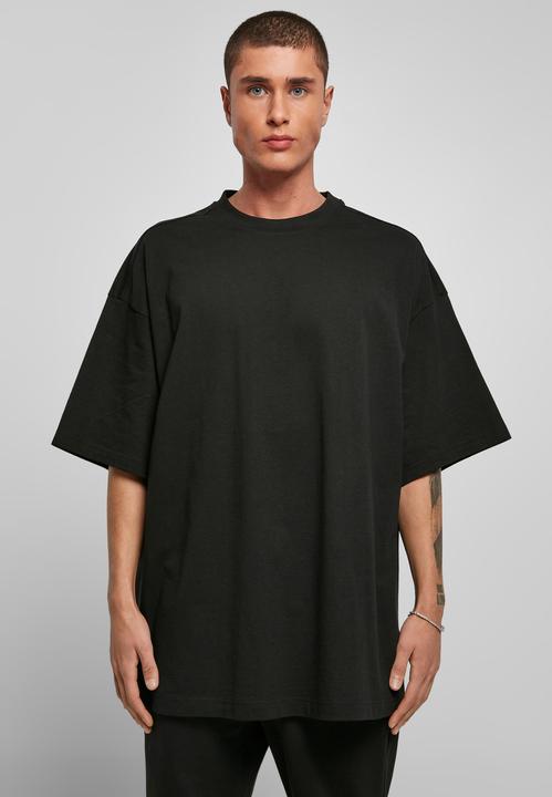 Actual product image Urban Classics Huge Tee - 16930 (3XL)