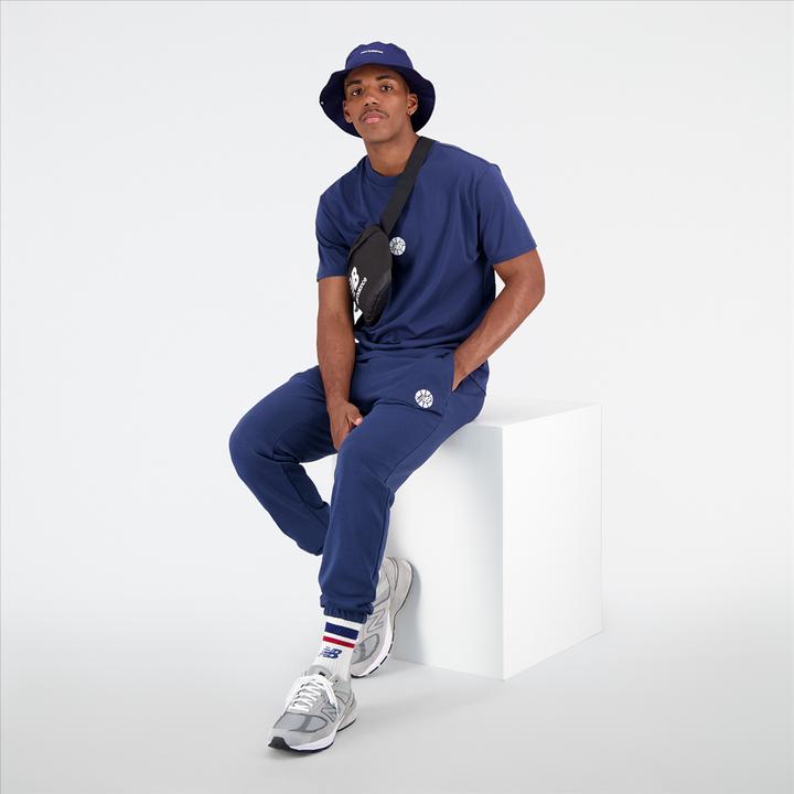 Produktbild New Balance NB Hoops Essentials Fundamental Tee (L)