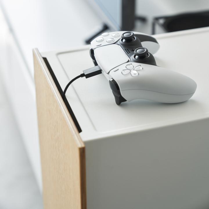 Actual product image Yamazaki Spielekonsolen-Organizer TOWER