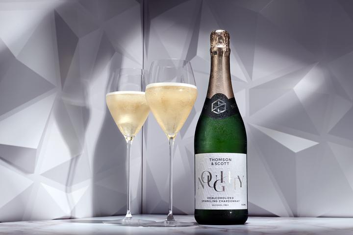 Actual product image Thomson & Scott Noughty Organic Sparkling Chardonnay (1 x 75 cl)