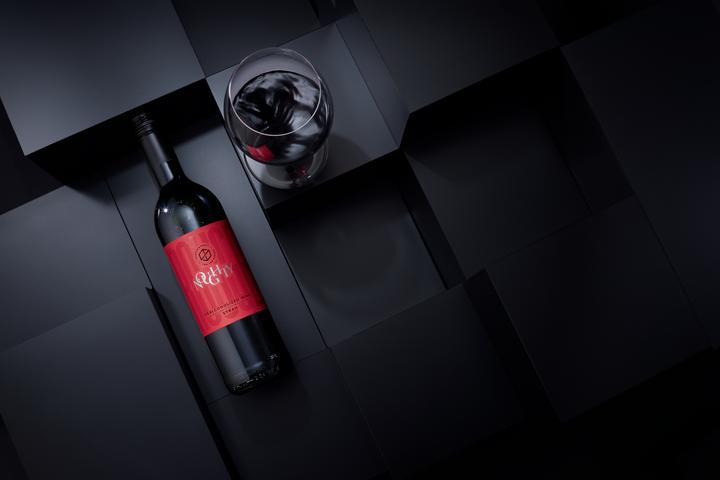 Actual product image Thomson & Scott Noughty Dealcoholized Rouge (1 x 75 cl)