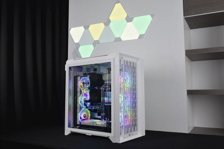 Actual product image Thermaltake Tt CTE C700 TG ARGB Snow E-ATX wh CA-1X7-00F6WN-01 (mATX, Mini-ITX, ATX, E-ATX)