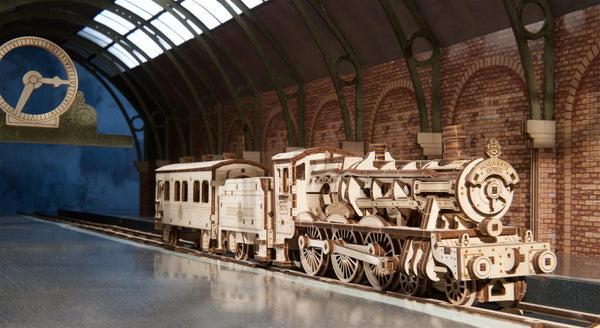 Actual product image Ugears Harry Potter Hogwarts-Express