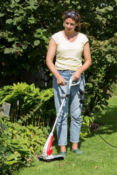 Produktbild Ikra Electric mower Mogatec 350 Watt IGT 350 (Exhibit) (Trimmfaden)