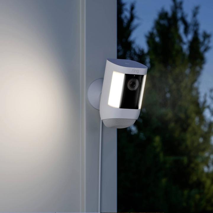 Actual product image Ring Spotlight Cam Pro (1920 x 1080 Pixels)
