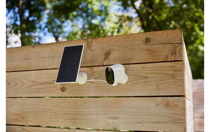 Actual product image Arlo Pro 4 Spotlight, single camera white (2688 x 1520 pixels)