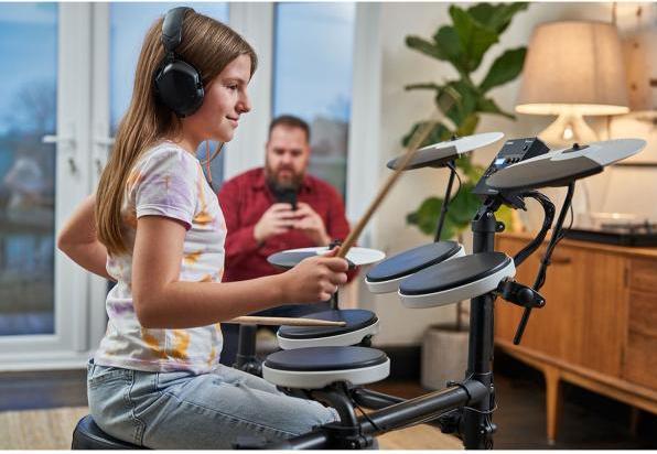Actual product image Roland E-Drum TD-02K Schlagzeug mit Monitor-Box und Kabel (E-drum)