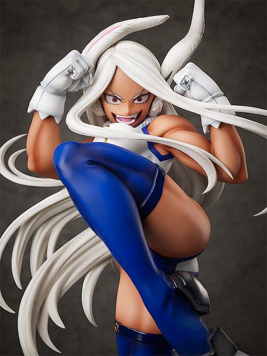 Actual product image Tomy My Hero Academia statuette PVC 1/4 Mirko 45 cm