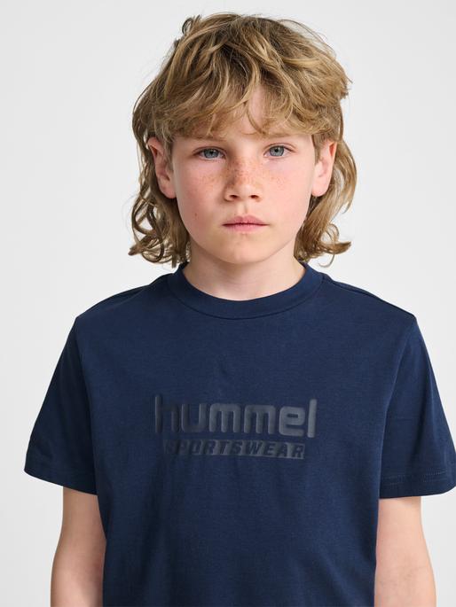 Actual product image hummel hmlJR BASE T-SHIRT S/S (10, 11, 12, 13, 14, 15, 16)