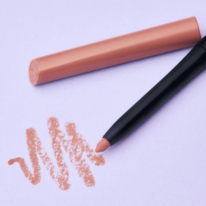 Actual product image essence 8h MATTE comfort lipliner (03 Soft Beige)