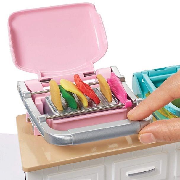 Produktbild Barbie Deluxe Küche Spielset & Puppe