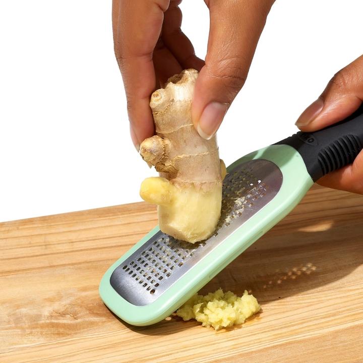 Produktbild OXO Ingwer- und Knoblauchreibe