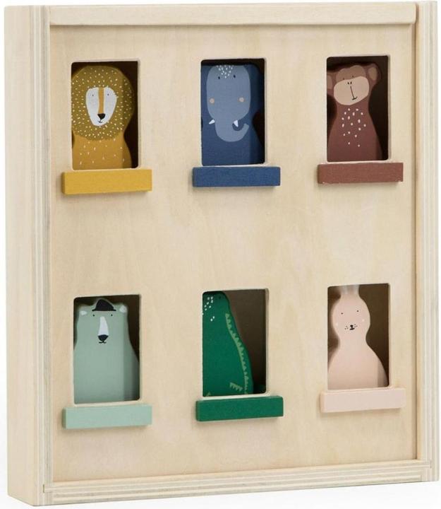 Trixie Wood flat with animals
