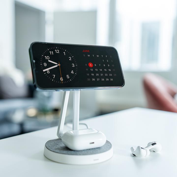Actual product image Xlayer MagFix Pro 2 in 1 Charging Station 15W Grey/White (15 W)