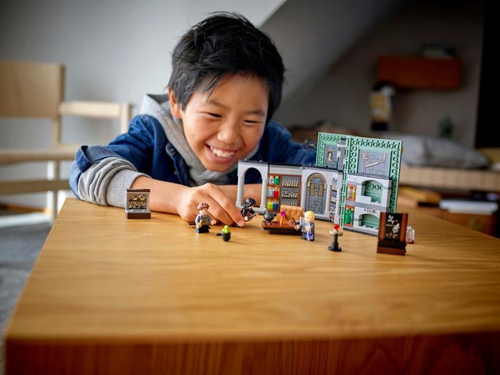 Image du produit LEGO L'instant de Poudlard : la classe des potions (76383, LEGO Harry Potter, LEGO difficiles à trouver)