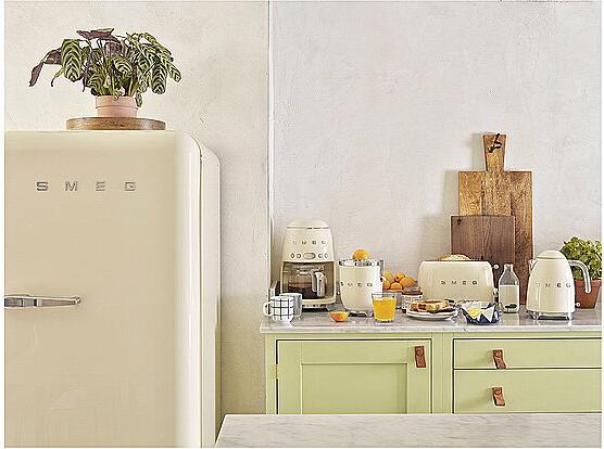 Actual product image Smeg DCF02CREU
