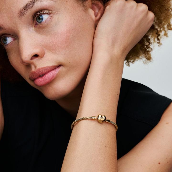 Actual product image Pandora Moments snake link bracelet with heart clasp (19 cm, Metal, Gold plated)