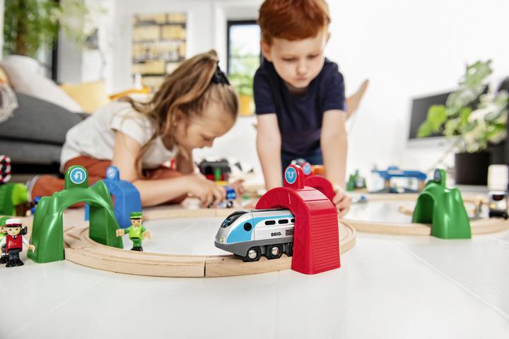 Produktbild Brio Smart Tech Zug mit Actiontunnels