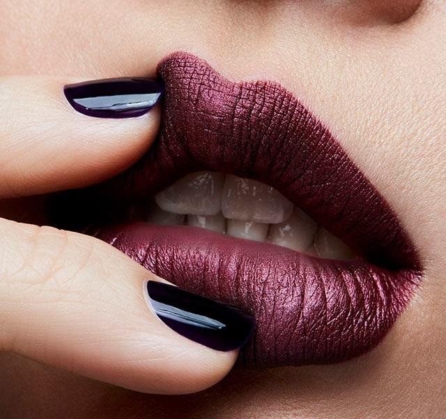 Actual product image MAC Cosmetics Retro Matte Liquid Lipcolour (Crowned)