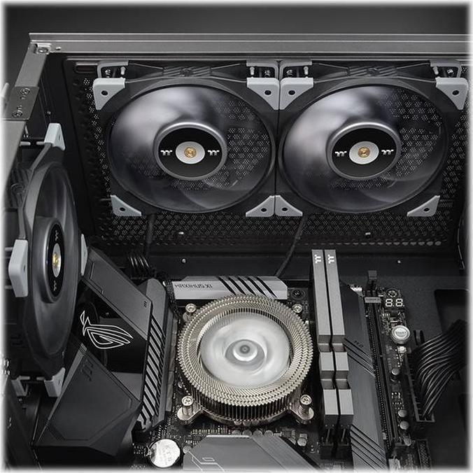 Actual product image Thermaltake TOUGHFAN 12 Turbo Radiator Fan 1Pack (120 mm, 1 x)