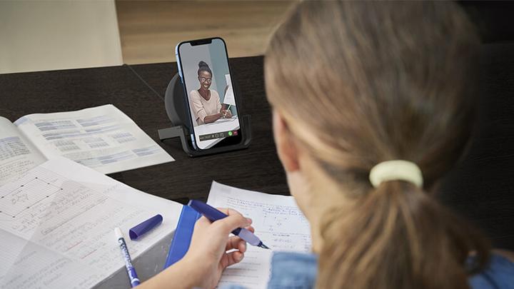Actual product image Belkin BoostCharge 3-in-1 Wireless Charger + Ständer + Lautsprecher (10 W)