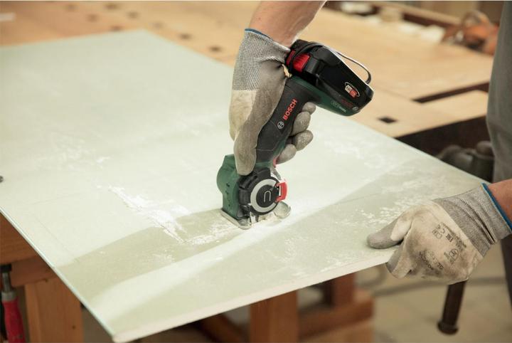 Actual product image Bosch Home & Garden AdvancedCut 18