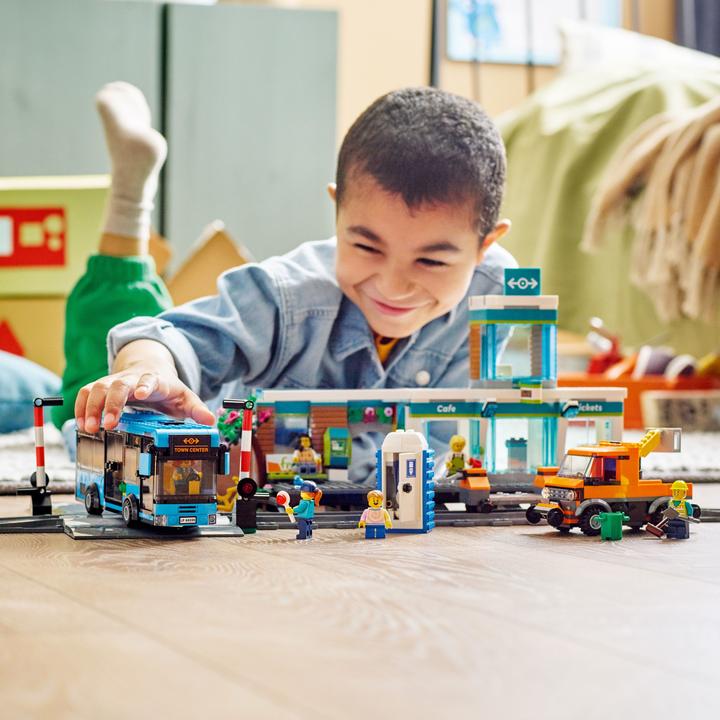 Image du produit LEGO Gare ferroviaire (60335, LEGO City)