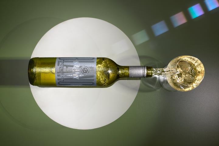 Actual product image Thomson & Scott Noughty Dealcoholized Blanc White Wine (non-alcoholic) (1 x 75 cl)
