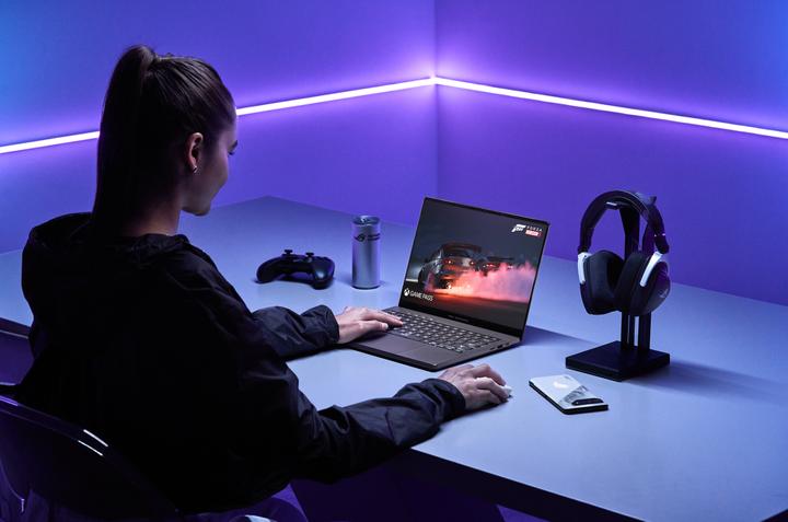 Produktbild ASUS ROG Zephyrus G14 (14", AMD Ryzen 9 8945HS, 16 GB, 1000 GB, DE)