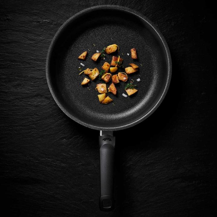 Actual product image Fissler Frying pan adamant prem. 20cm (20 cm, Frying pan, Stainless steel)
