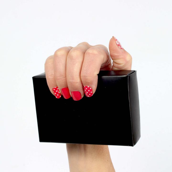 Actual product image Vargu solid red (Solid Red)