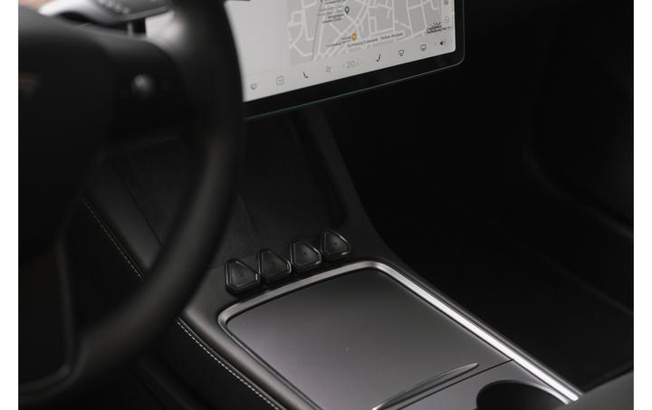 Image du produit Enhance Commander + 4 boutons S3XY pour Tesla (Gen2)