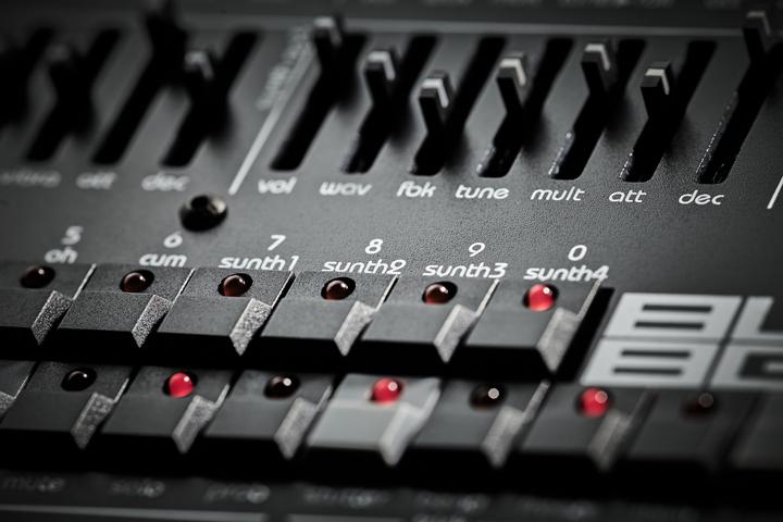 Produktbild Twisted Electrons BlastBeats
