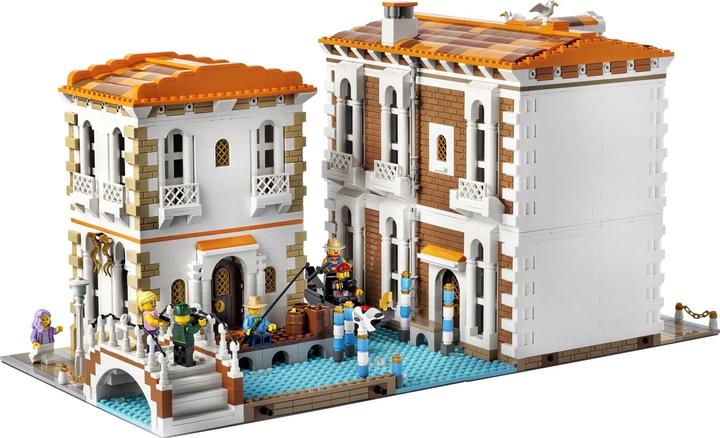 Actual product image Bricklink Venetian Houses 910023