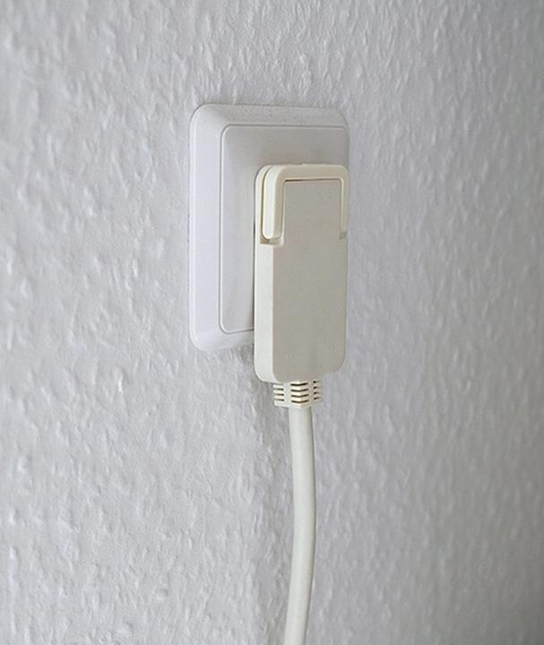 Produktbild Brennenstuhl Verlängerungsleitung mit Winkel-Flachstecker (2 m, CEE 7/16)