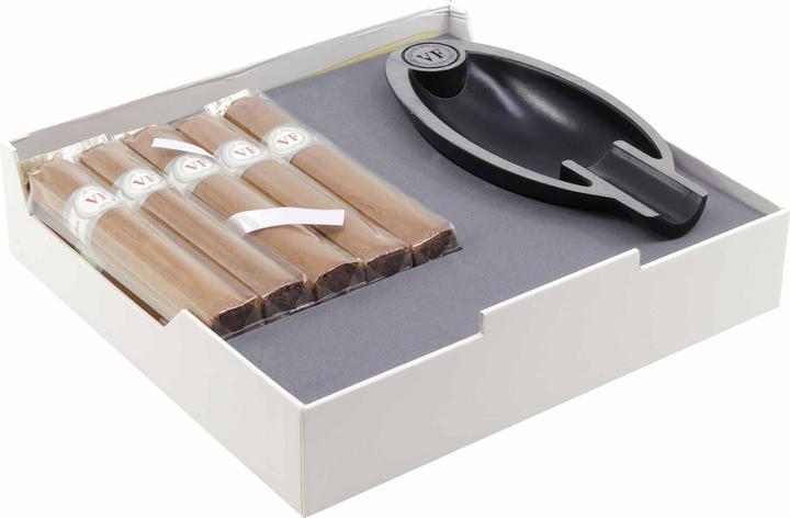 Actual product image Vega Fina Classic Robusto set with ashtray (Robusto)