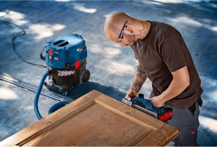 Actual product image Bosch Professional Cordless planer GHO 18V-26, in box