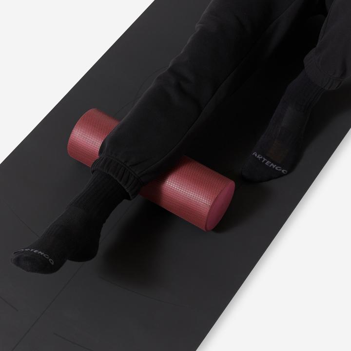 Actual product image Domyos Schaumstoff-Pilatesrolle Länge 38 cm Durchmesser 13 cm Foam Roller violett