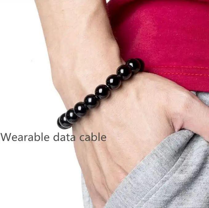 Image du produit PhoneLook Elégant bracelet de perles Câble de chargement 2 en 1 avec port USB-C intégré (USB 3.2 Gen 1)