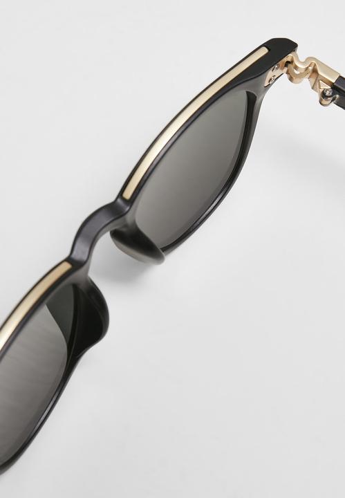 Produktbild Urban Classics Sunglasses Italy with chain