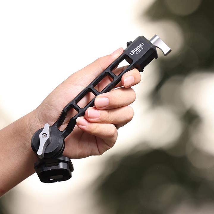 Produktbild Ulanzi EG03 Claw Quick Release Sling Handgrip For DJI RS 3/RS 3 Mini/RS 3 Pro/RS 2 Stabilizer (Gimbal Griff)